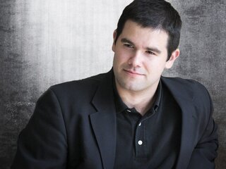 Kyle Headshot.jpg